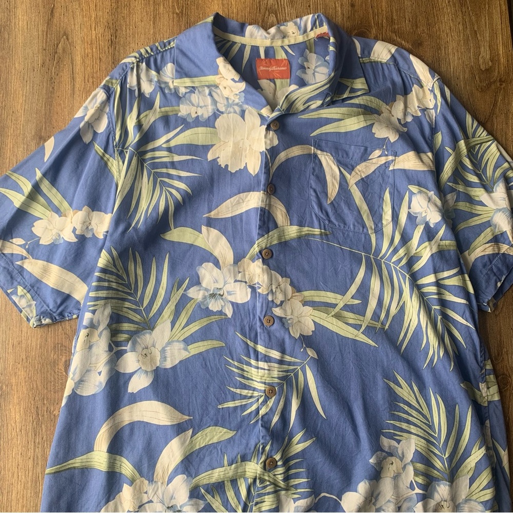 Tommy Bahama Blue Floral Button Down Shirt XL